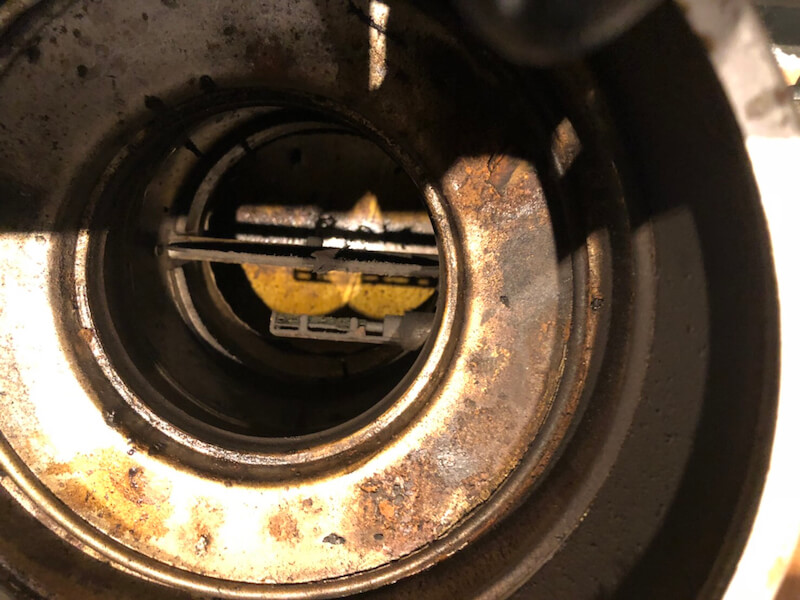 交換作業中のダクト2